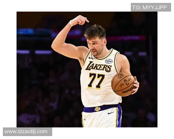 相信东皇能逆转！湖人落后老鹰，特雷杨缺阵，东契奇单节13 3 3！